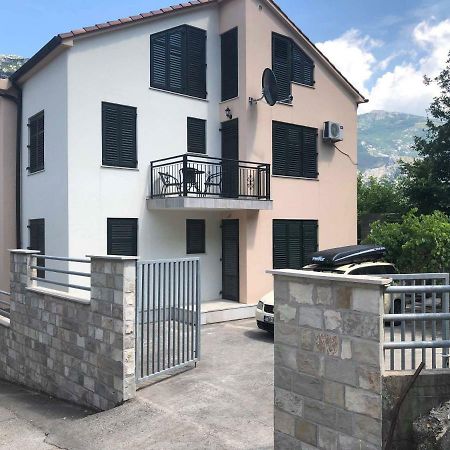 Apartmani Petrija Prčanj Eksteriør billede