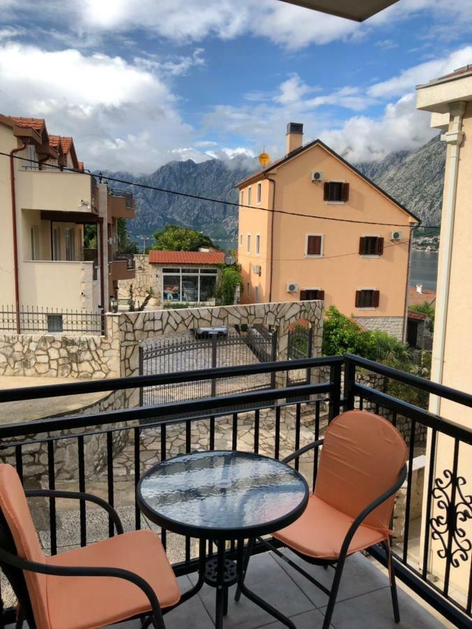 Apartmani Petrija Prčanj Eksteriør billede