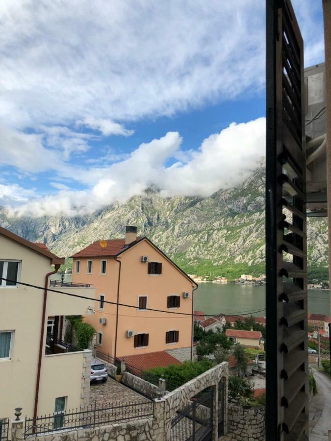 Apartmani Petrija Prčanj Eksteriør billede
