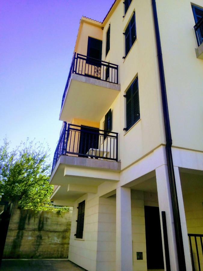 Apartmani Petrija Prčanj Eksteriør billede