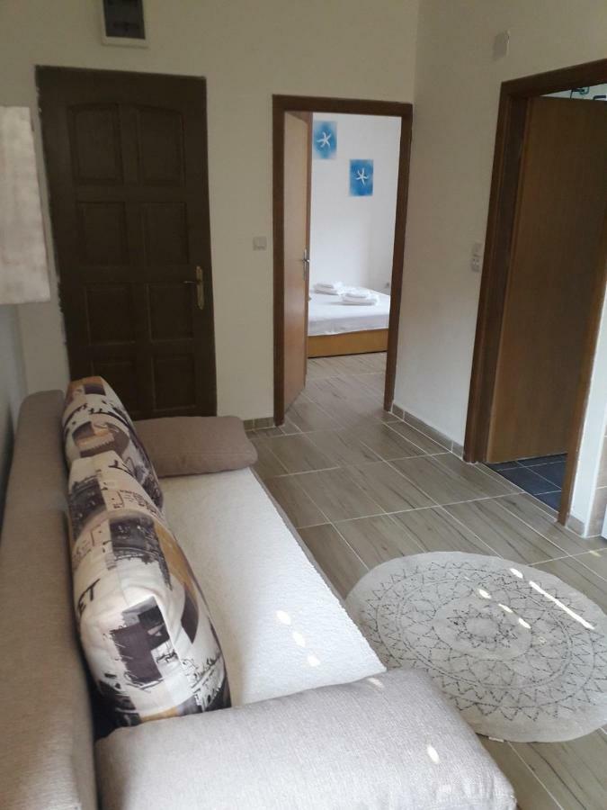Apartmani Petrija Prčanj Eksteriør billede