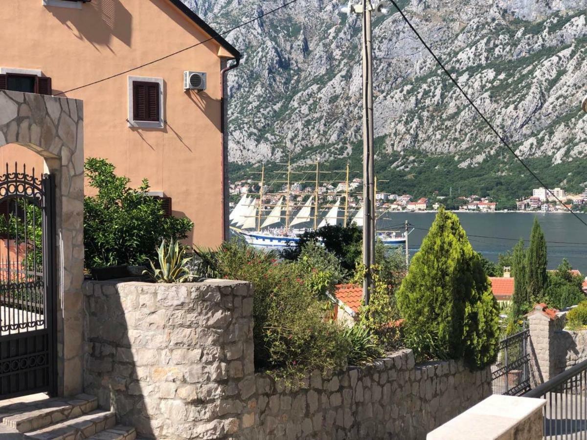 Apartmani Petrija Prčanj Eksteriør billede