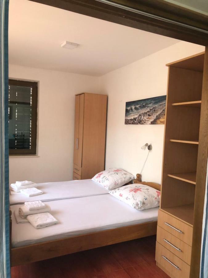 Apartmani Petrija Prčanj Eksteriør billede